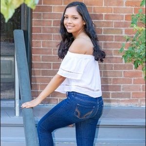 Meet your Posher, Maya